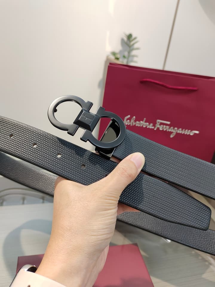Ferragamo Reversible Leather Belt with Copper Buckle in Dark Leather With Black Buckle