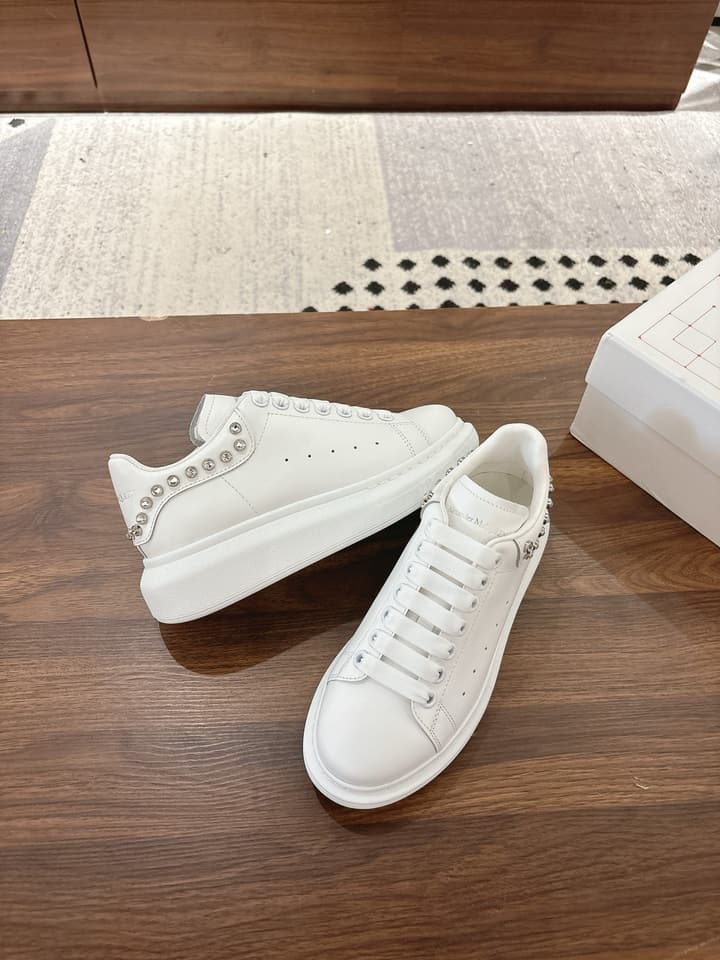 Alexander McQueen Diamond-Tail Oversized Sneakers – 2025SS