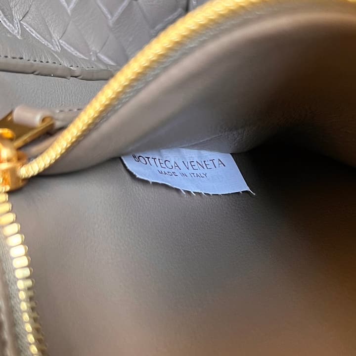 Bottega Veneta Andiamo Handbag in Charcoal Grey