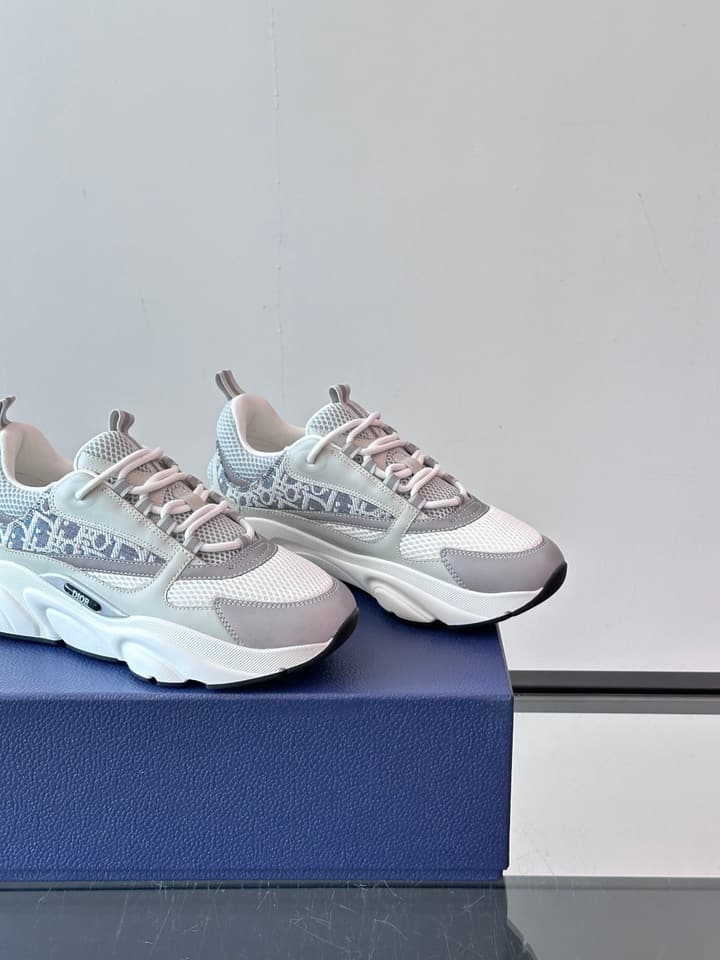 Dior B22 Retro Jogging Sneakers in Black And White Oblique