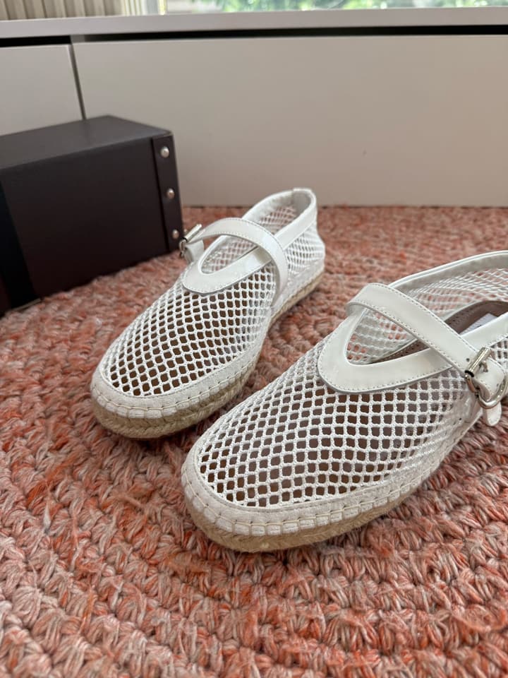 Alaïa Woven Fishnet Mules – 2026 Spring/Summer Collection in Beige