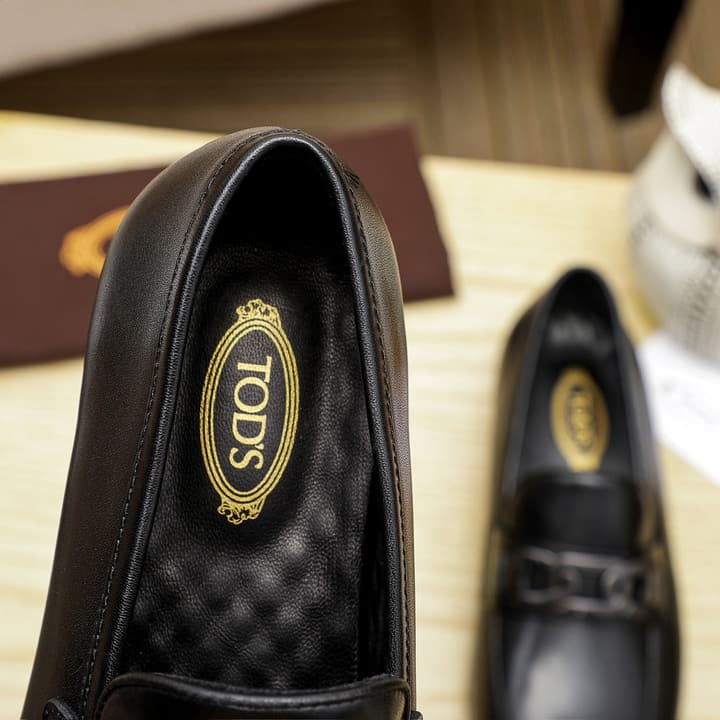 Tod's Classic Men's Driving Shoes in Polished Black
