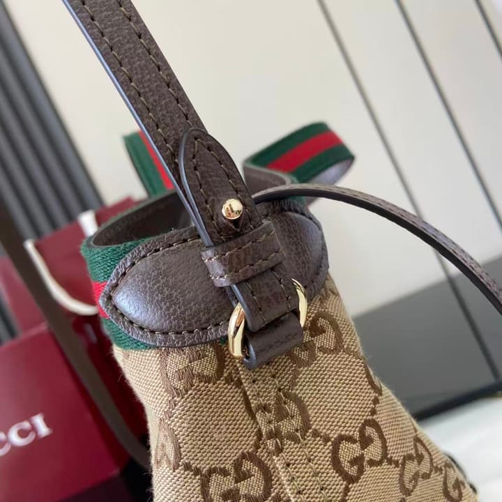 Gucci Giglio Small GG Canvas Tote Bag – 2026 Early Spring Collection in Beige And Dark Brown GG Canvas