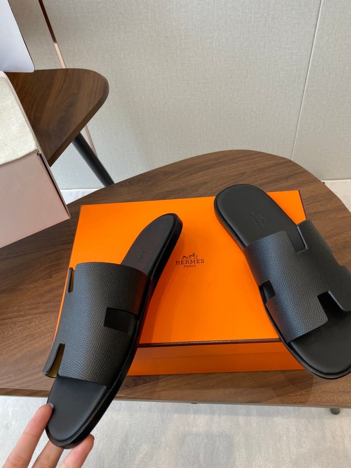 Hermès Izmir Series Men's H-Slide Sandals in Classic Black