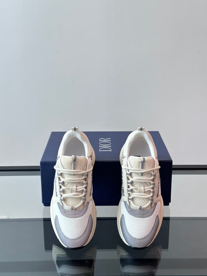 Dior B22 Retro Jogging Sneakers in Black And White Oblique