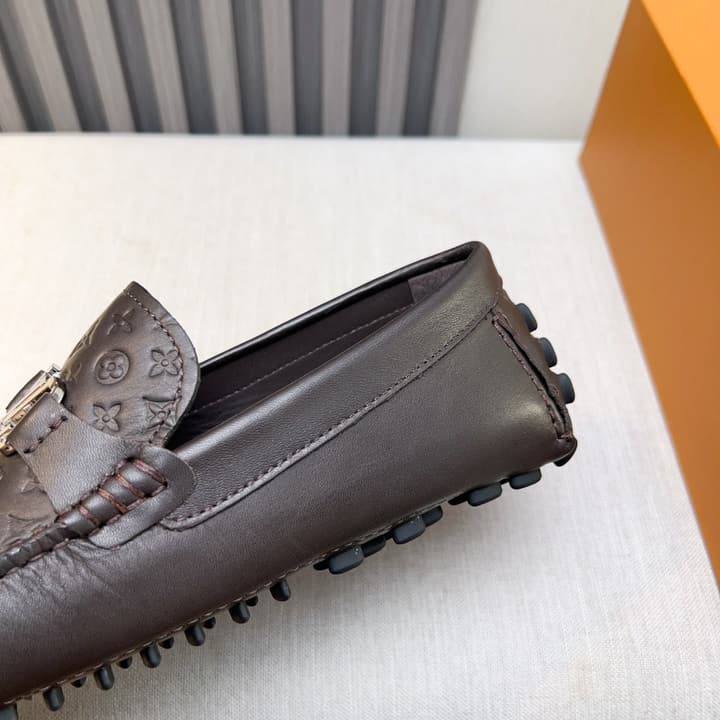 Louis Vuitton Pebbled Leather Driving Shoes in Black Textured Leather