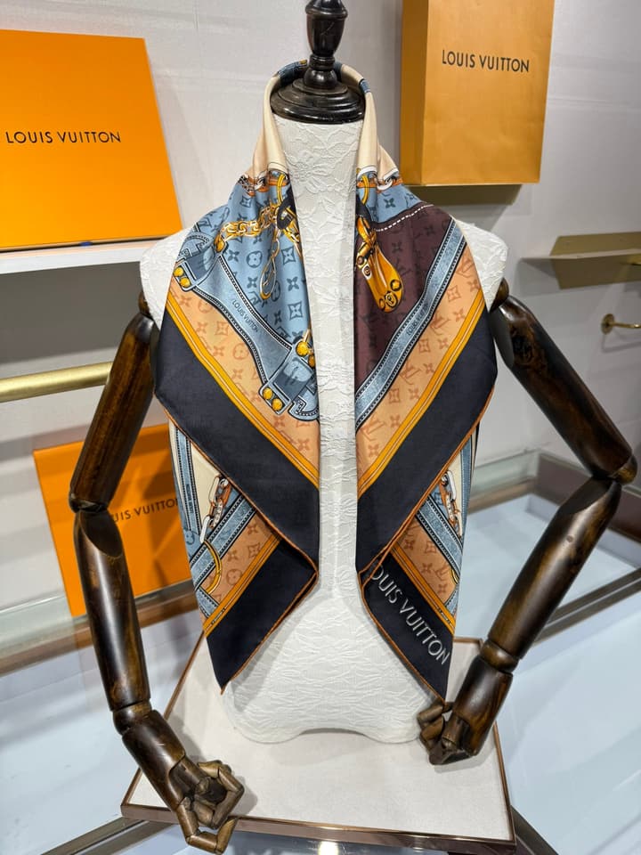 Louis Vuitton 2025 Printed Silk Scarf – 2025 Collection