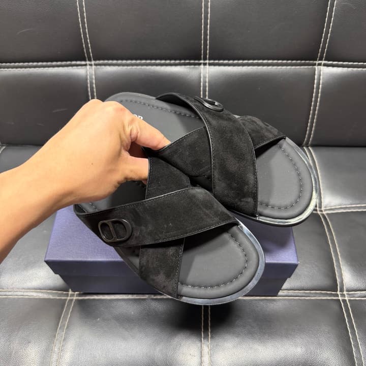 Dior Men's Pebbled Leather and Suede Slides – Spring/Summer Collection 2025 in Black Pebbled Leather Cross Strap