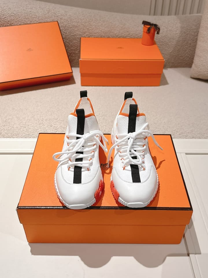Hermès Classic Couple's Casual Sneakers in All Black
