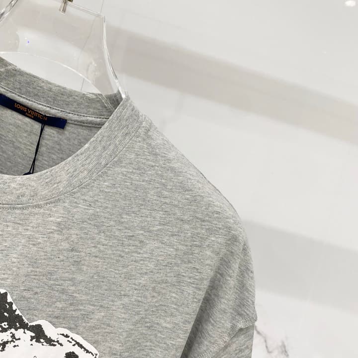 Louis Vuitton Snow Mountain Ice Cube Logo T-Shirt in Black