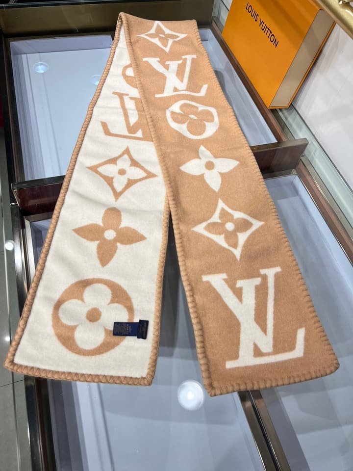 Louis Vuitton Monogram Jacquard Cashmere Scarf – 2023 Collection