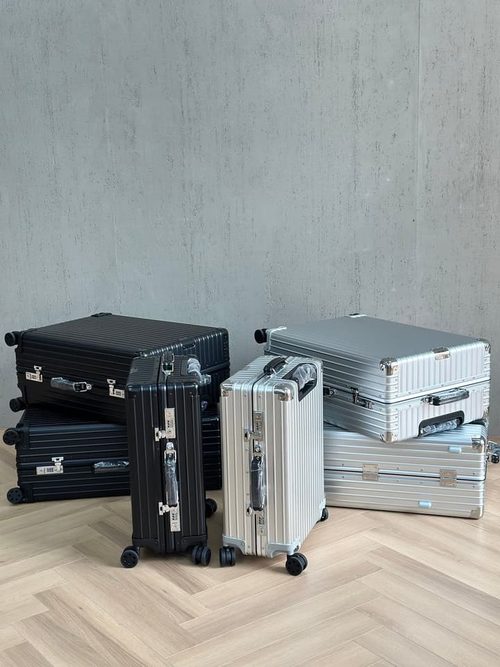 Rimowa 973 Vintage Aluminum-Magnesium Alloy Luggage in Black