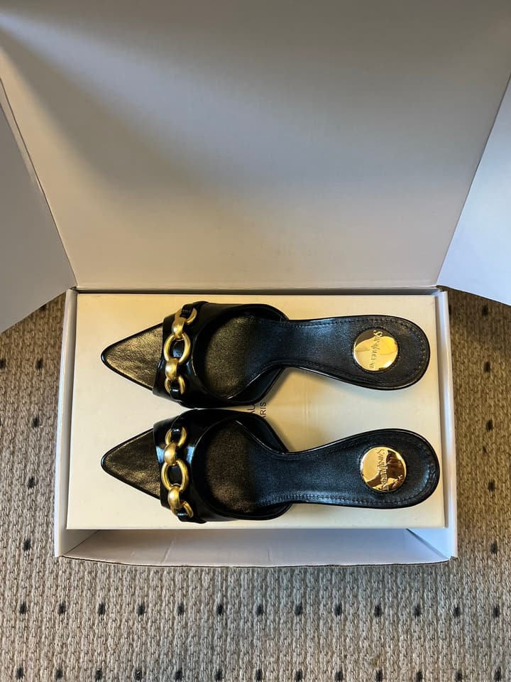 Saint Laurent Chain Pointed-Toe Heeled Mules – 26SS in Beige