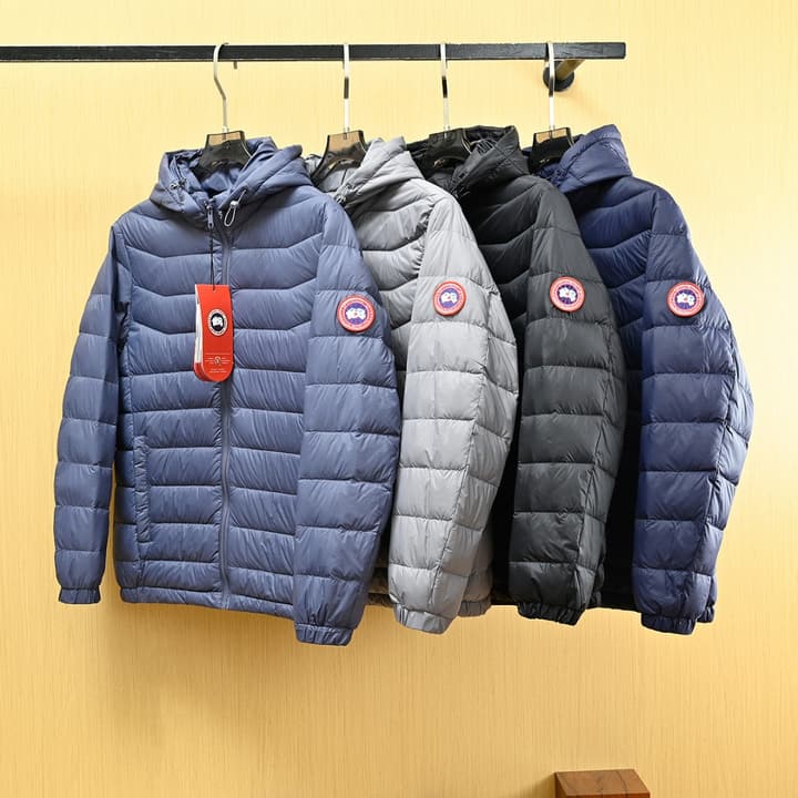 Canada Goose Detachable Hood Puffer Jacket – 25FW in Classic Black