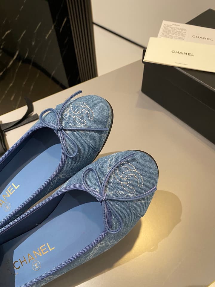 Chanel Classic Ballet Flats in Fuchsia Embossed