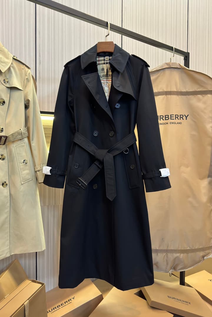 Burberry Heritage Long Trench Coat in Classic Black Trench Coat