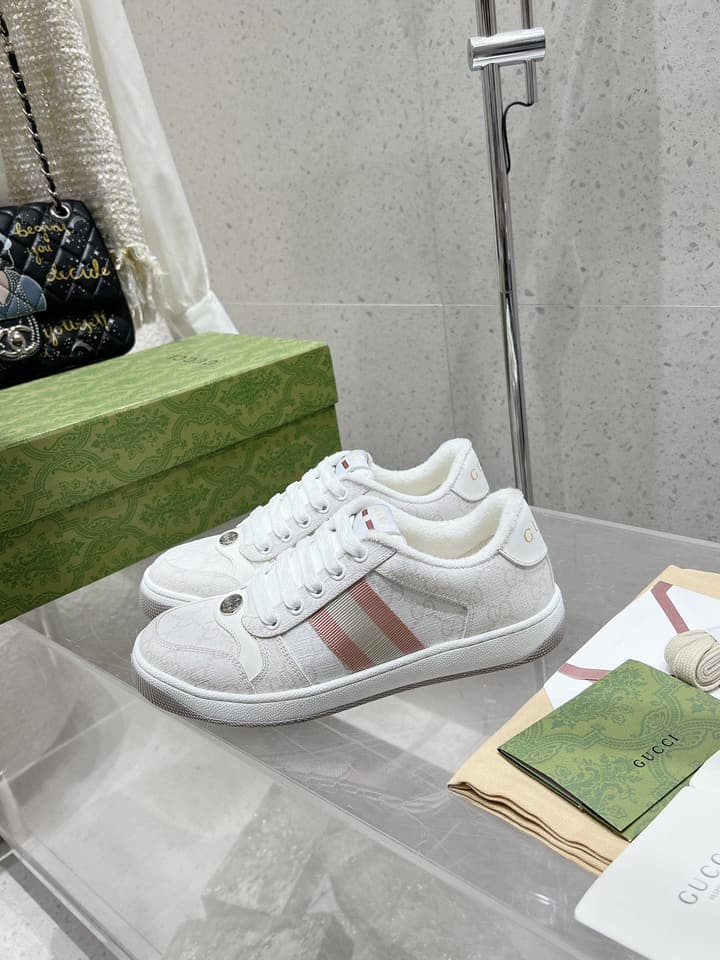 Gucci Screener Series Chunky Unisex Sneakers in Beige With Pastel Stripe And Pink Toe
