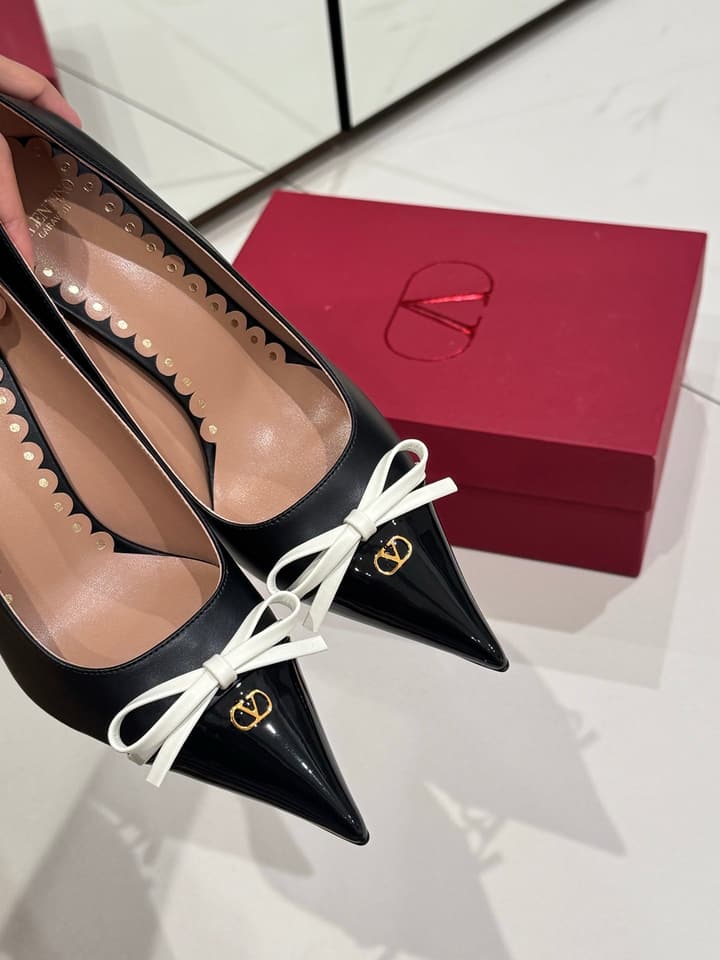 Valentino Bow-Detail High Heels in Black With White Bow