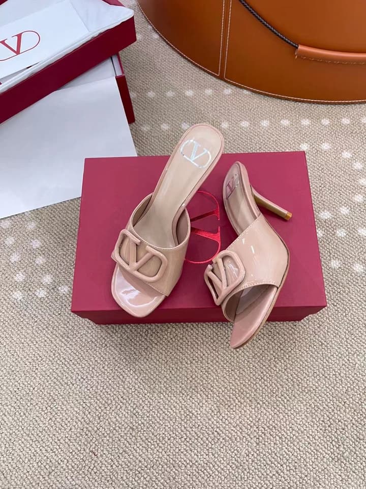 Valentino VLogo Patent Leather Heeled Mules in Burgundy Red