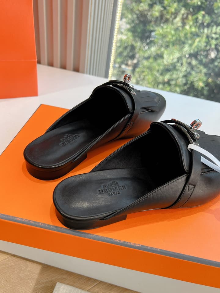 Hermès Calfskin Mules – 25SS/FW Collection in Black Embossed Leather With Silver Hardware