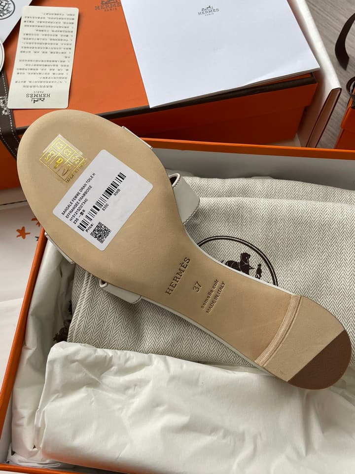 Hermès Classic H Slippers in Cream Leather