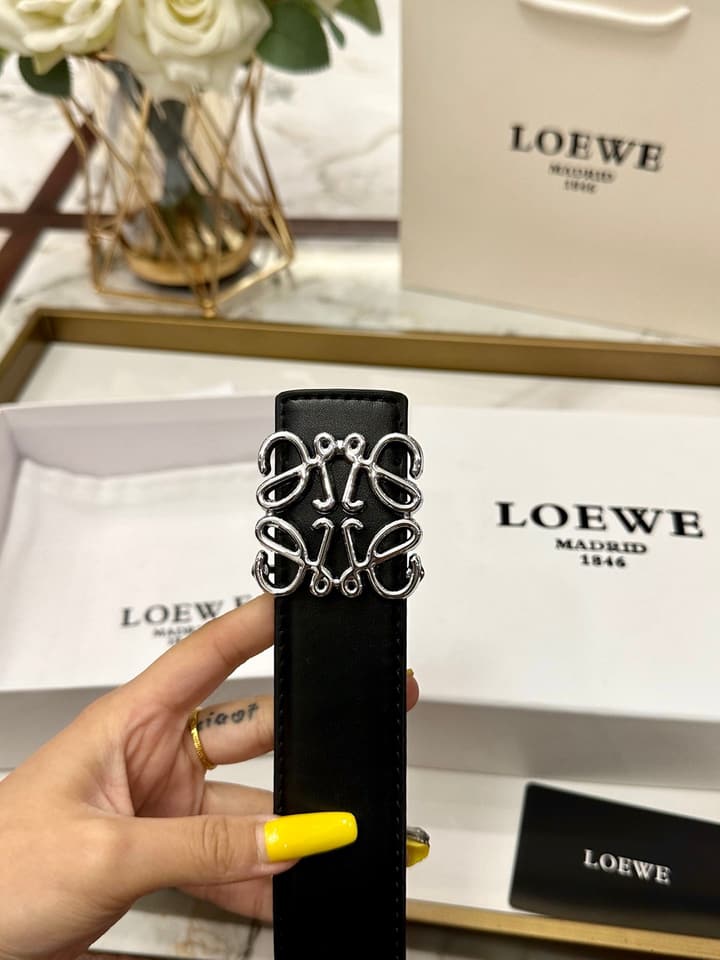 Loewe Classic Leather Belt – 4.0cm in Black With Gold Flat Buckle