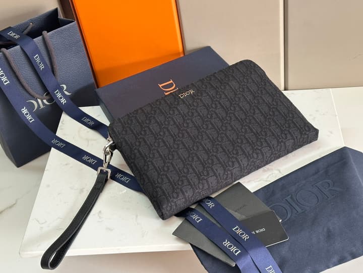 Dior Oblique Clutch Bag in Black Oblique Canvas