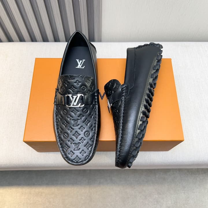 Louis Vuitton Pebbled Leather Driving Shoes in Black Textured Leather