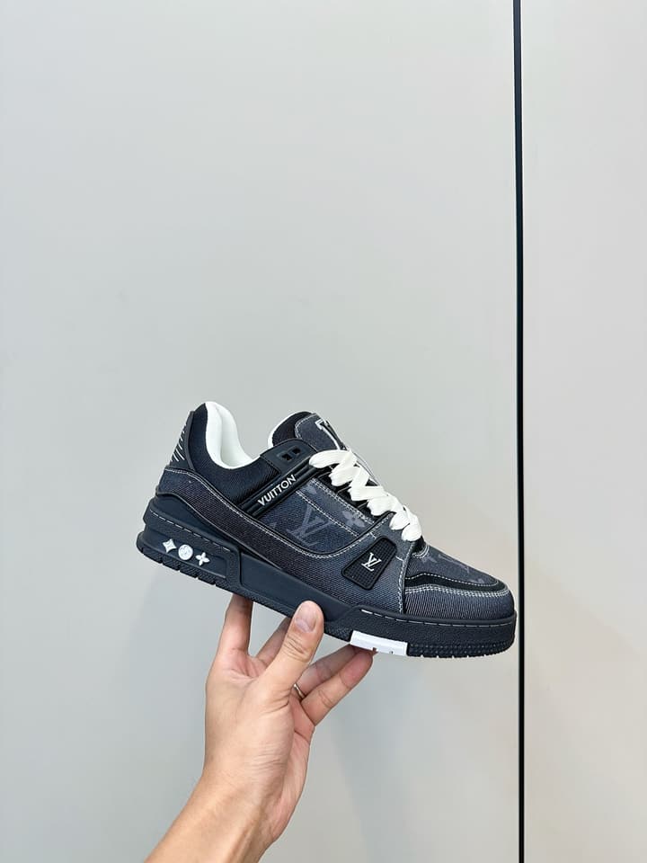 Louis Vuitton LV Trainer Sneakers