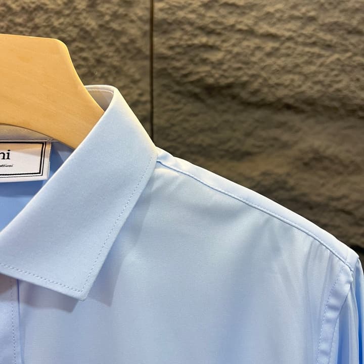 AMI Paris Classic Satin Shirt – 25FW in Sky Blue
