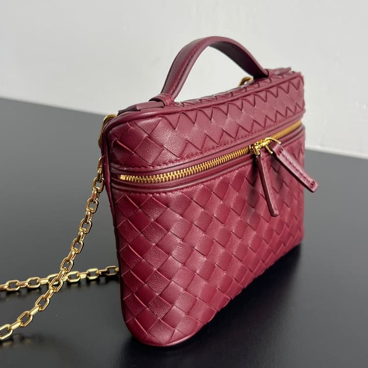 Bottega Veneta Soft Vanity Chain Vanity Case in Black