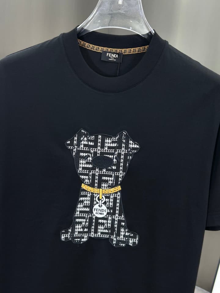 Fendi Logo and Graphic Cotton T-Shirt – 2026SS in Black Dog Graphic