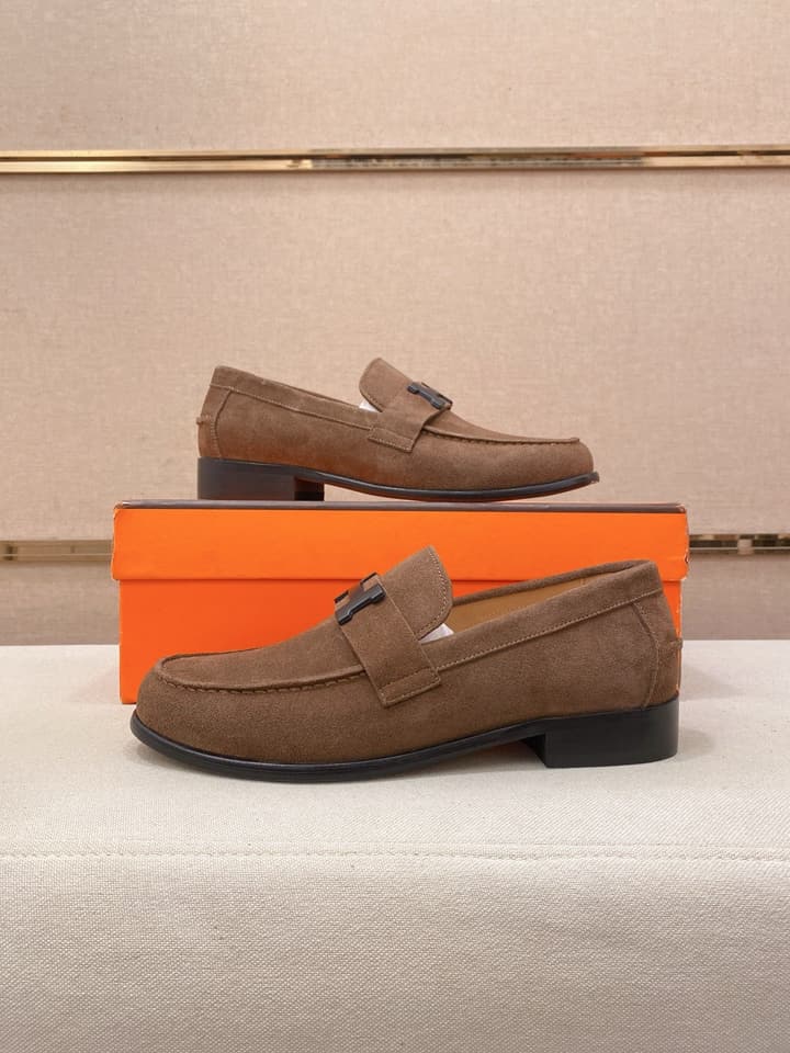 Hermès Business Casual Leather Loafers in Black Leather