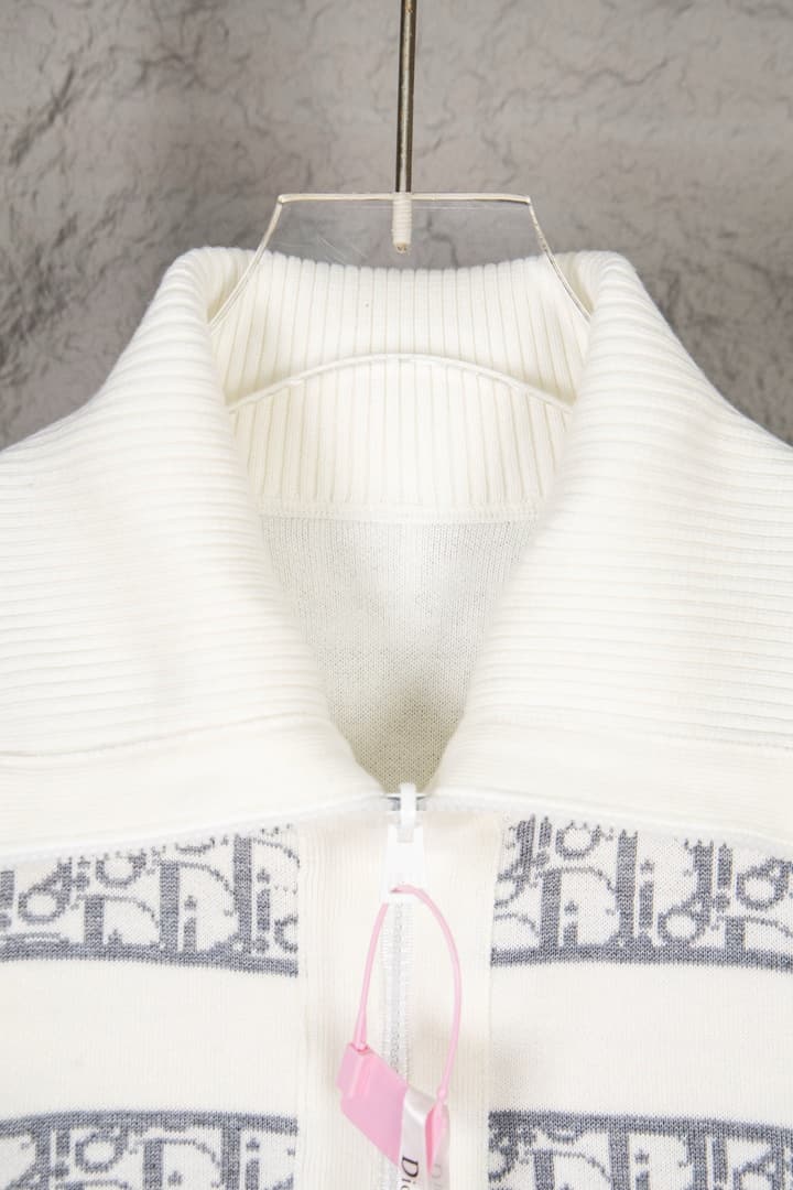 Dior Classic Oblique Reversible Cashmere Sweater – 25FW in Camel Oblique Pattern