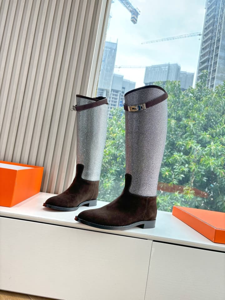 Hermès Classic Knee-High Boots – 2025 Autumn/Winter Collection in Two-tone Tan And Cream