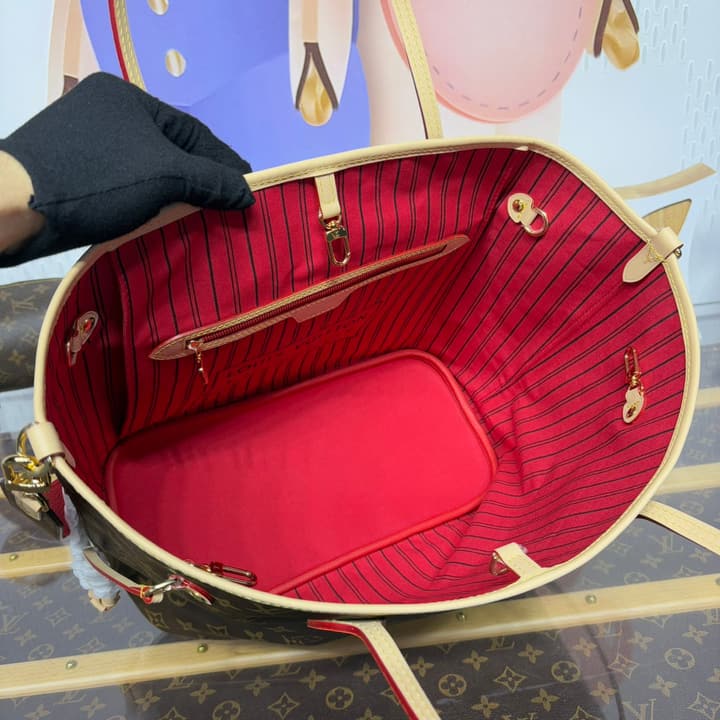Louis Vuitton Neverfull Bandoulière Inside Out Tote Bag in Red