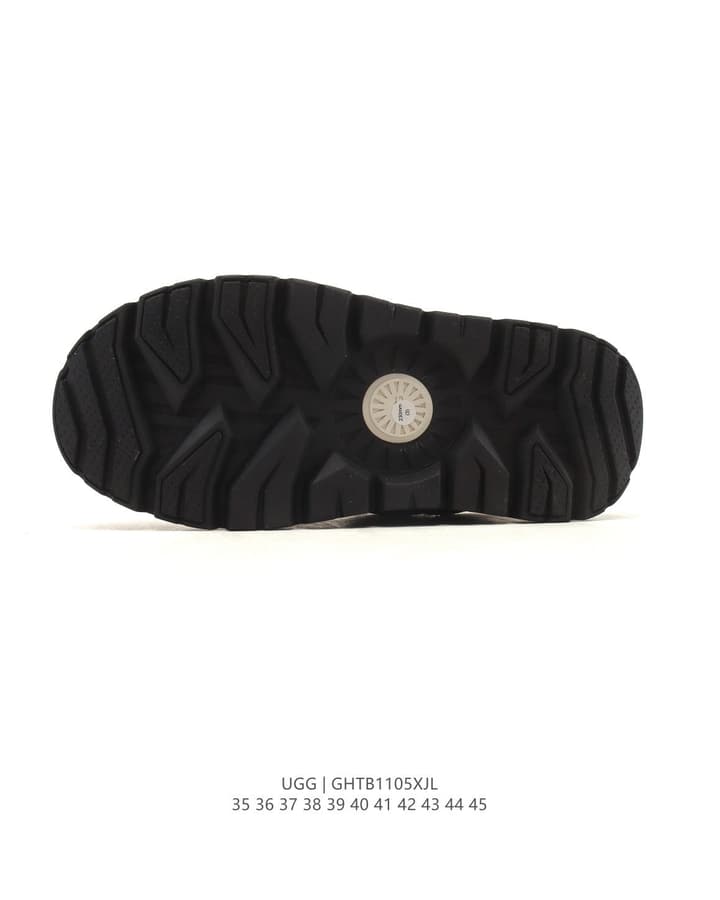UGG Retro Low-Top Ankle Boots in All Black