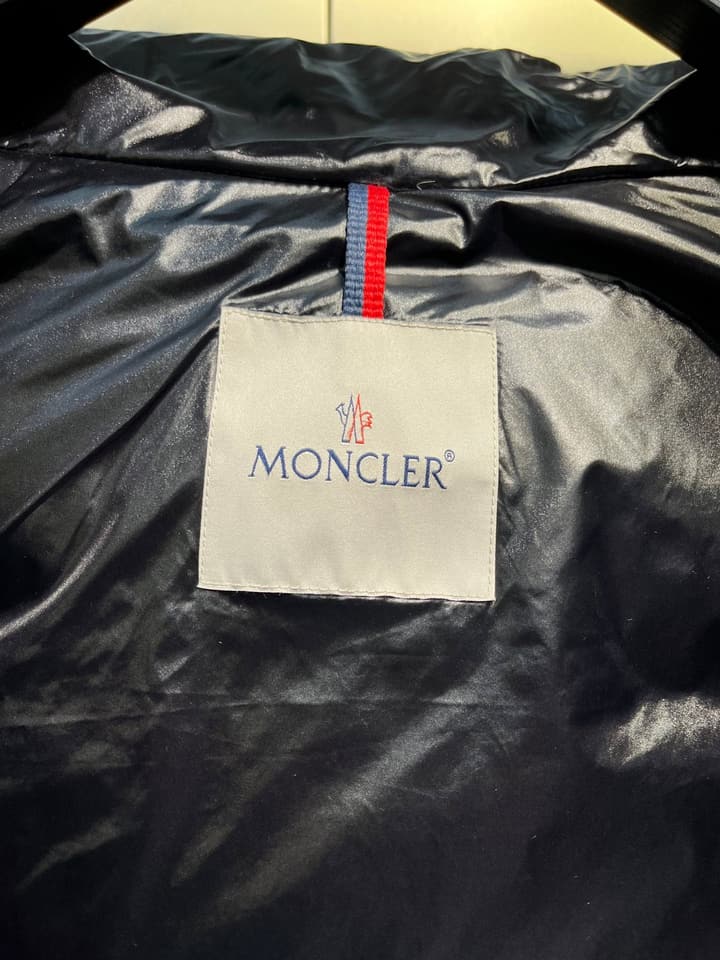 Moncler Cavettaz Long Down Jacket in Black Laqué