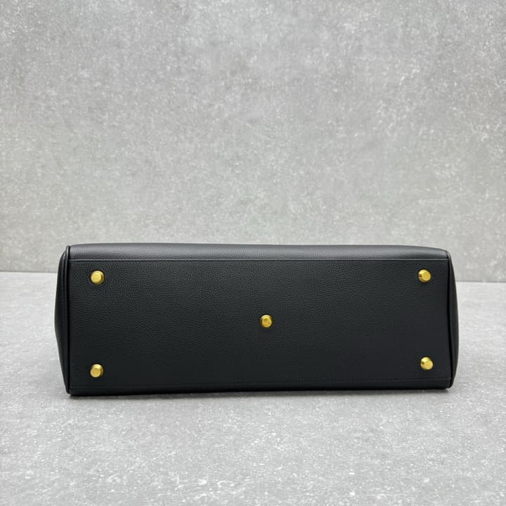 Balenciaga CarryAll Leather Handbag – 25SS in Classic Black