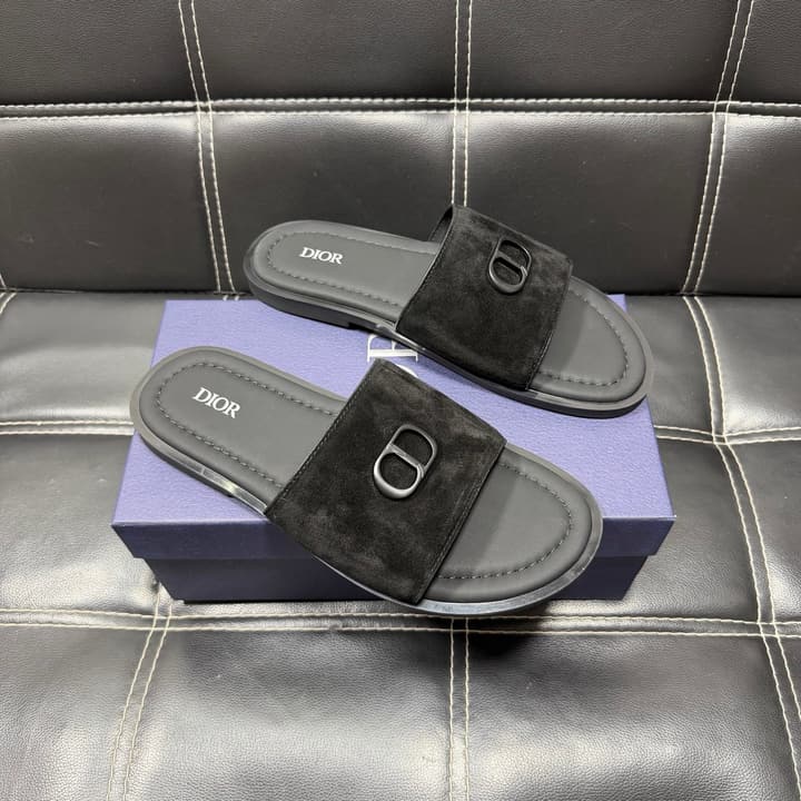 Dior Men's Pebbled Leather and Suede Slides – Spring/Summer Collection 2025 in Black Pebbled Leather Cross Strap