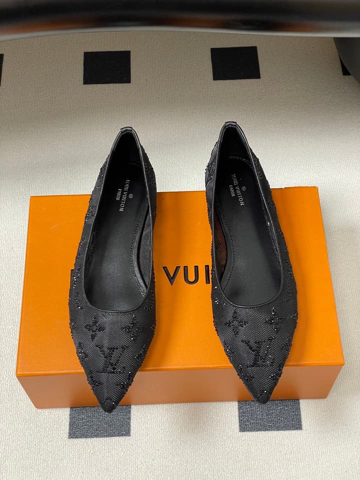 Louis Vuitton Mesh Crystal Pointed-Toe Flats – 25SS Summer Collection in Black Patterned