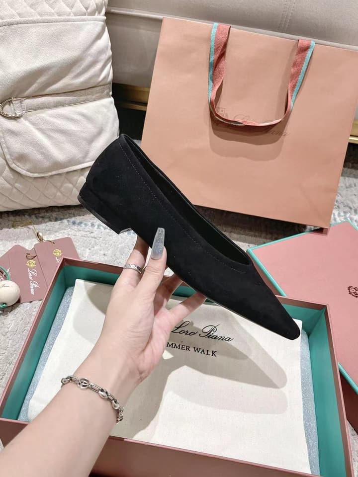 Loro Piana Rebecca Minimalist Ballerina Flats – Spring/Summer Collection in Black Suede