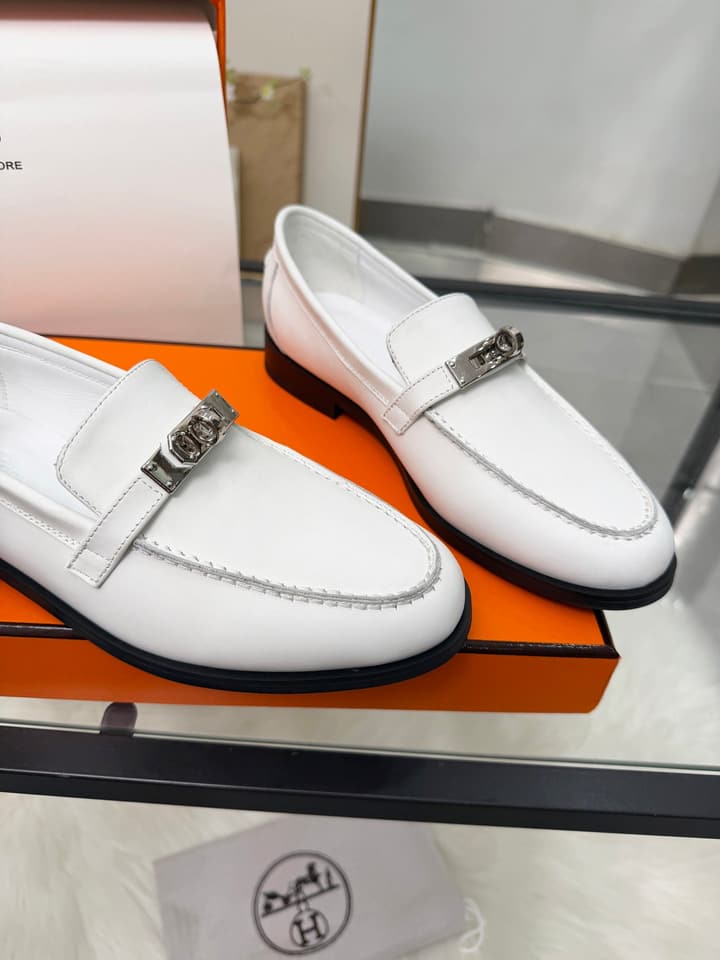 Hermès Classic Leather Sole Sandals in Black Smooth