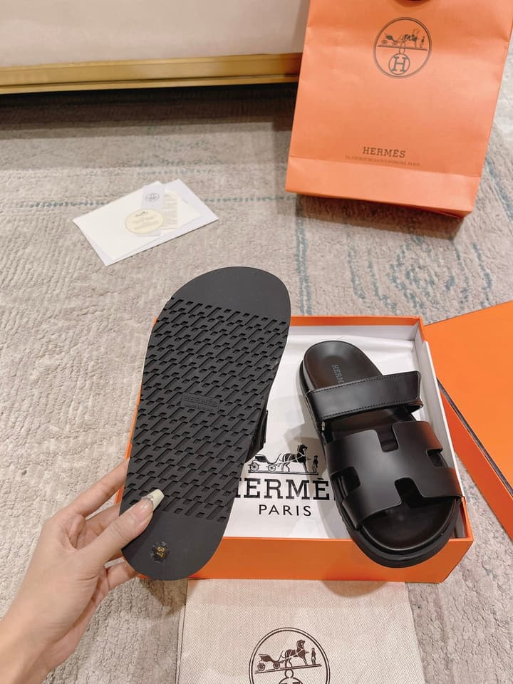 Hermès Chypre Slides – 2023SS Collection in Black And White