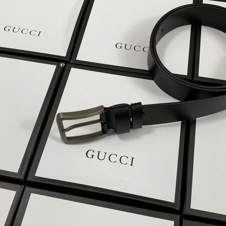 Gucci European Exclusive Calfskin Belt in Black