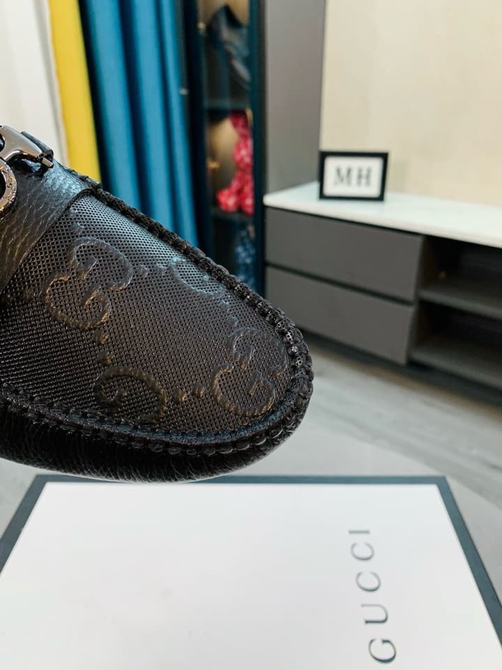 Gucci Men's Embossed Leather Driving Shoes in Brown Leather Loafer