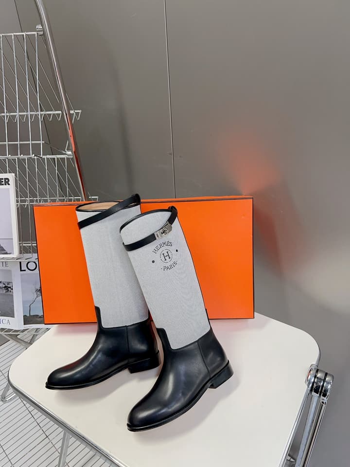Hermès Kelly Rider Boots – Autumn/Winter Collection in Polished Black