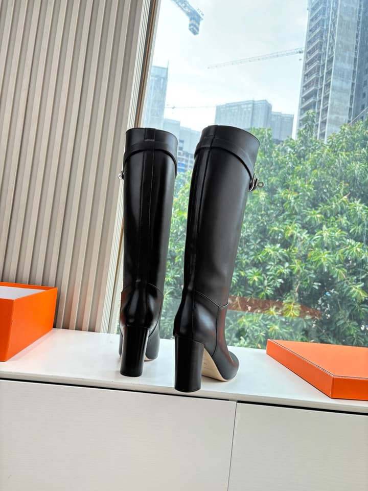 Hermès Classic Knee-High Boots – 2025FW in Assorted Buckle Riding Boots Display
