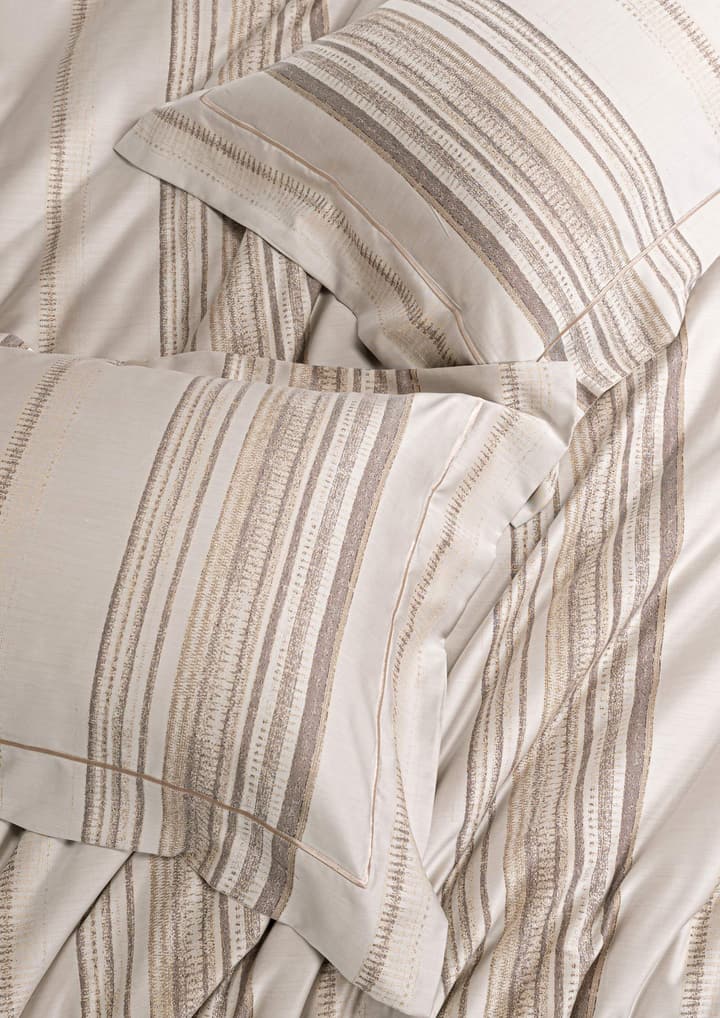 Hotel Grand Pima Cotton & Silk Jacquard Four-Piece Bedding Set in Cool Gray Jacquard