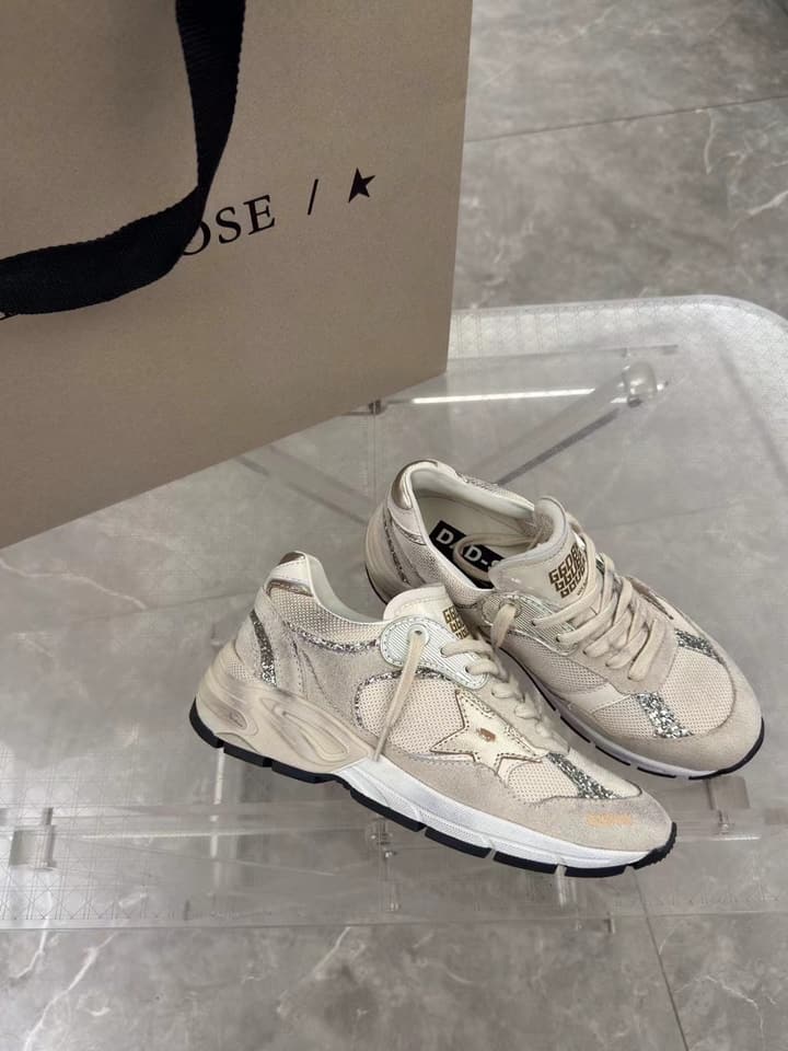 Golden Goose Dad Star Unisex Sneakers – 2025 Collection